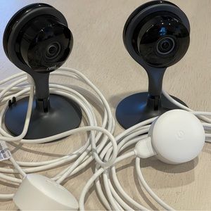 Set of 2 Nest Cam Indoor 🎥